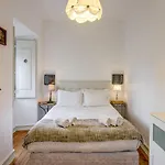Sunny Apartment In The Heart Of Principe Real